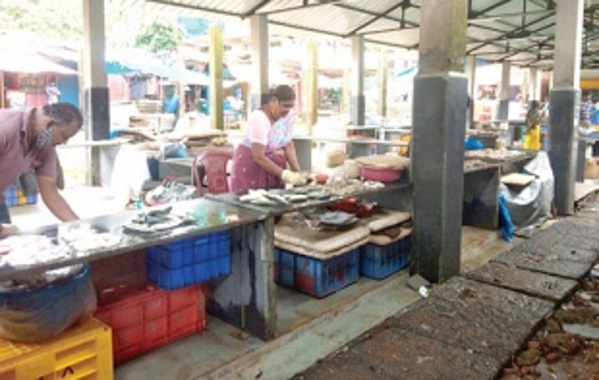 CCMC removed front pieces of platforms  without informing us, complain fish vendors