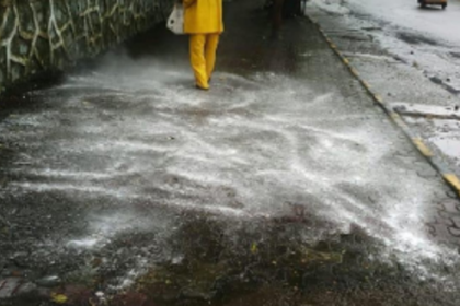 CCP sprinkles bleaching powder on footpaths
