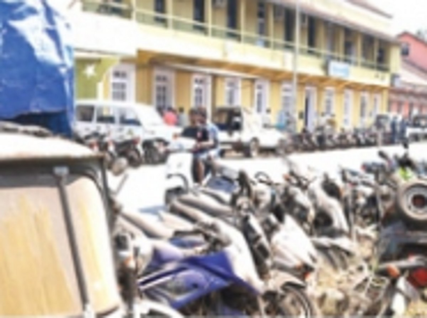 CCP tows away junk vehicles  to decongest city streets