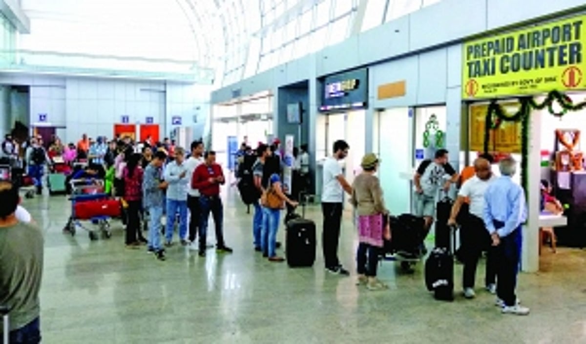 CHAOTIC  transport system at Dabolim Airport seeks immediate overhaul