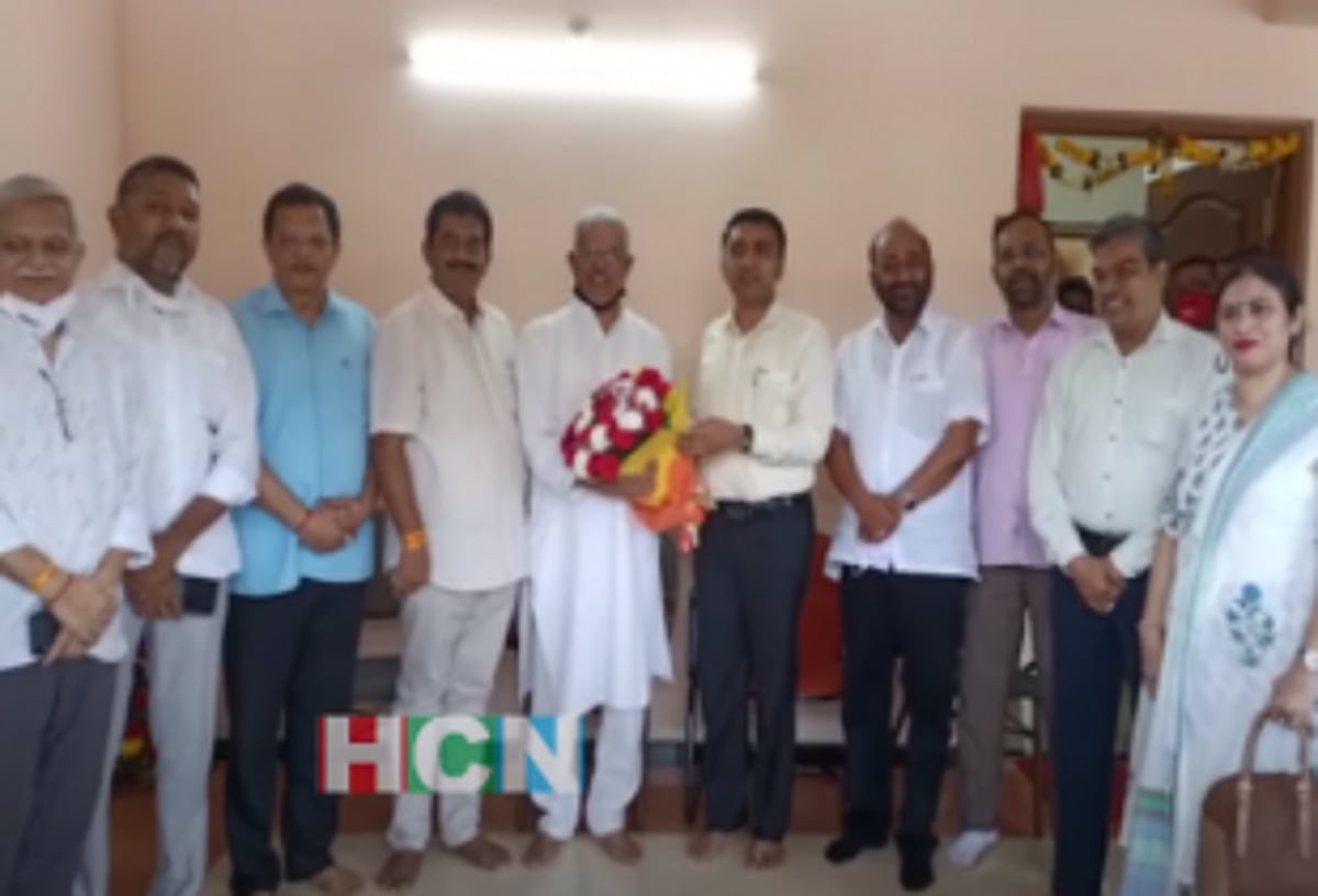 CM, BJP leaders pay farewell   visit to Arlekar