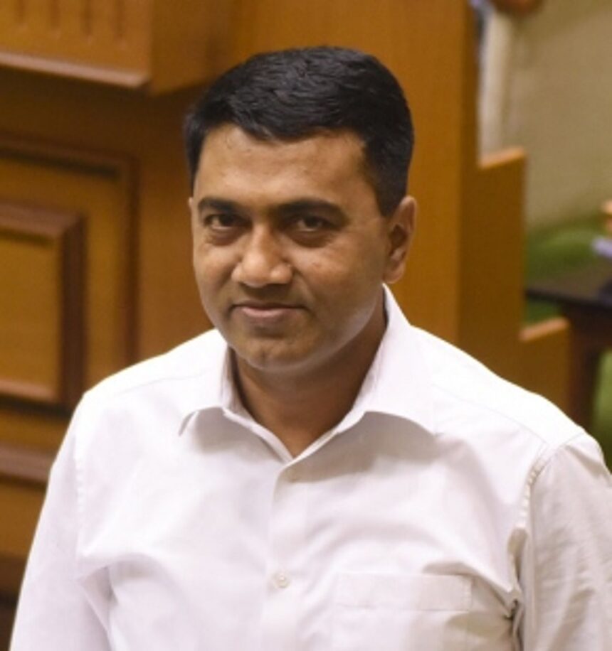 CM Sawant warns of action against cabbies taking law in their hands