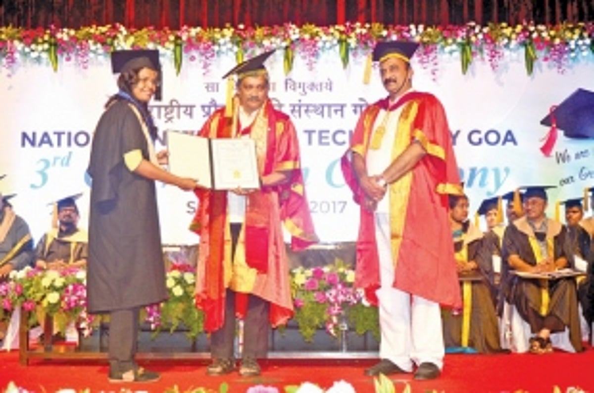 CM appeals to NIT graduates to spare some time for poor