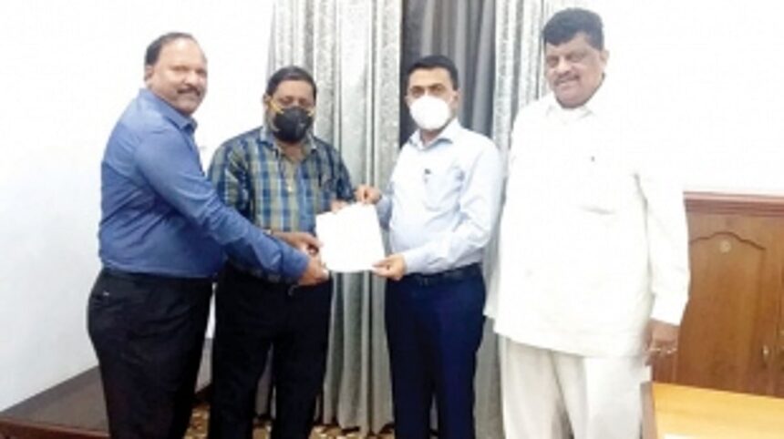 CM assures financial support to Tiatr artistes