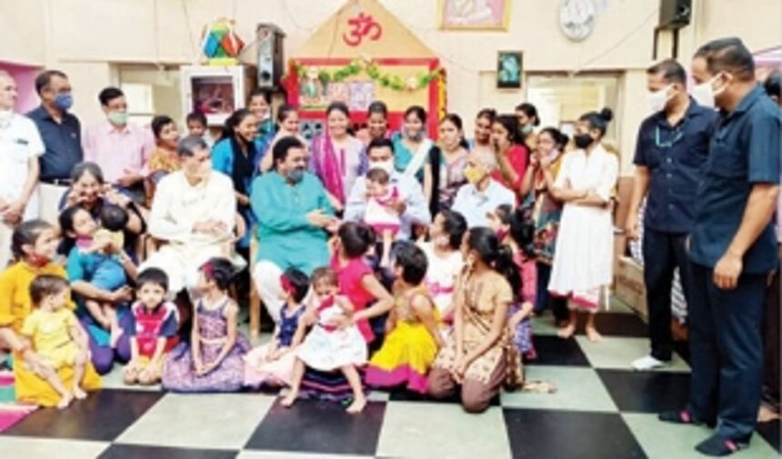 CM celebrates Diwali, Bhaubeej at an orphanage