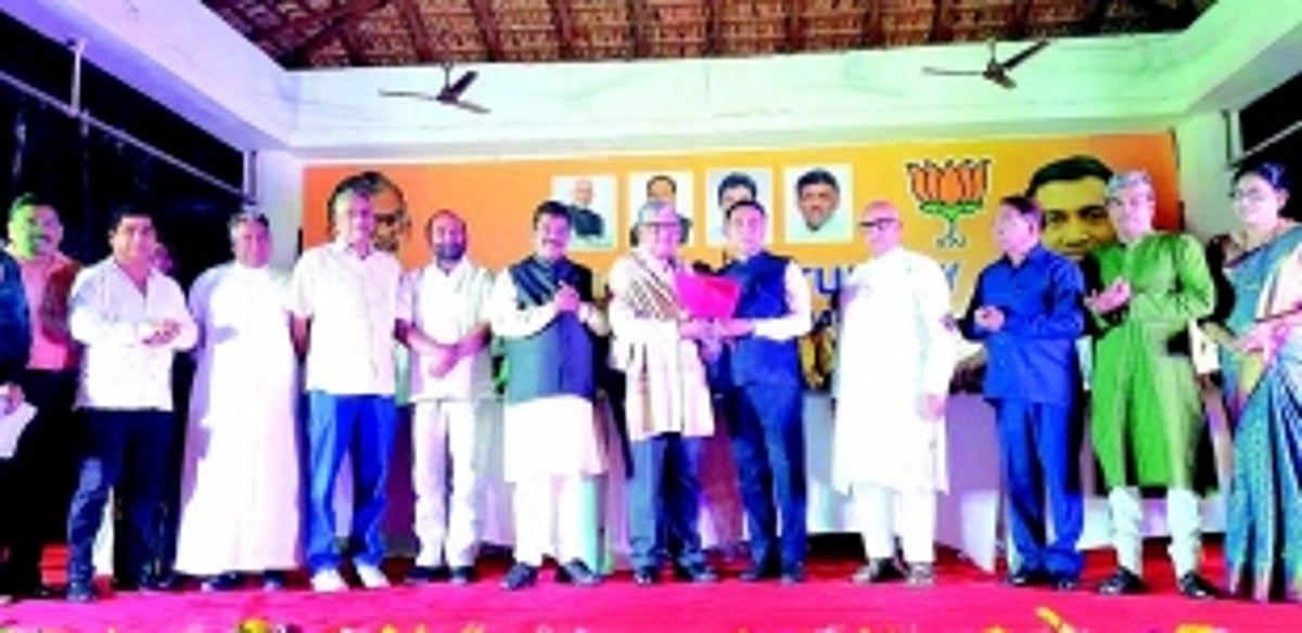 CM felicitates Law Minister at Verna