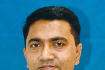 CM felicitates Ponda artisans