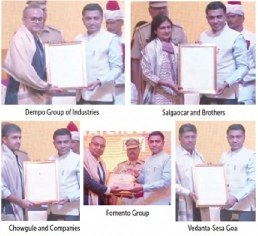 CM felicitates big mining companies on Statehood Day 1 CM felicitates big mining companies on Statehood Day