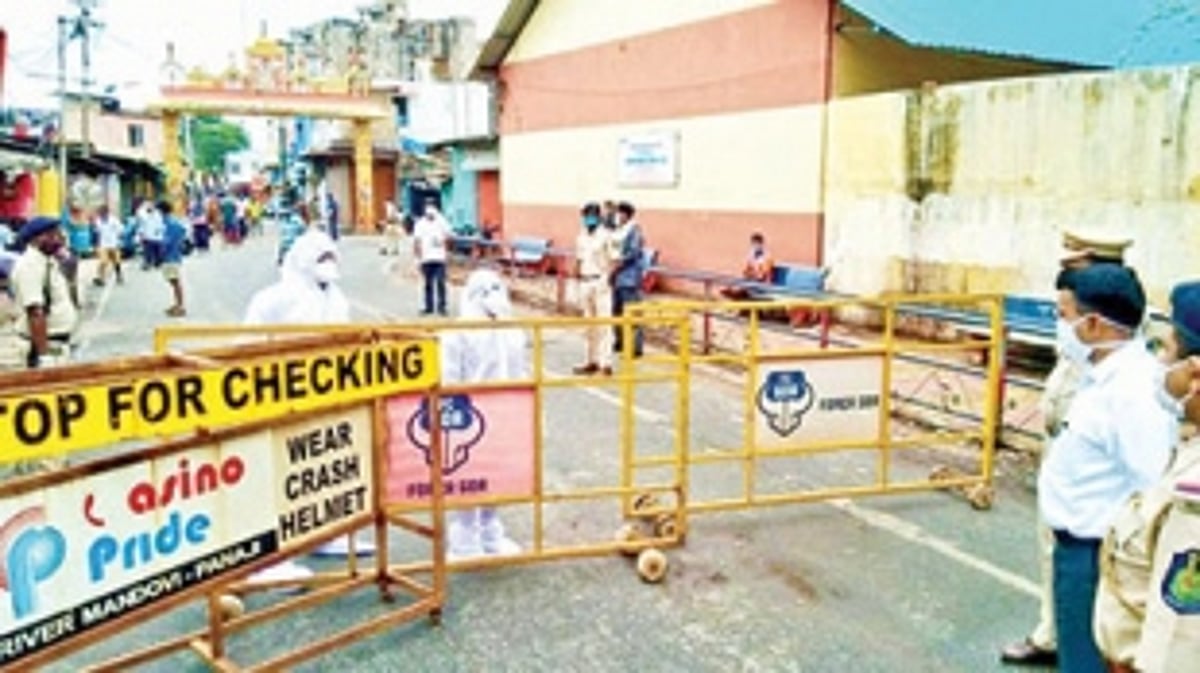 CM inspects Mangor containment zone, holds review meeting in Vasco