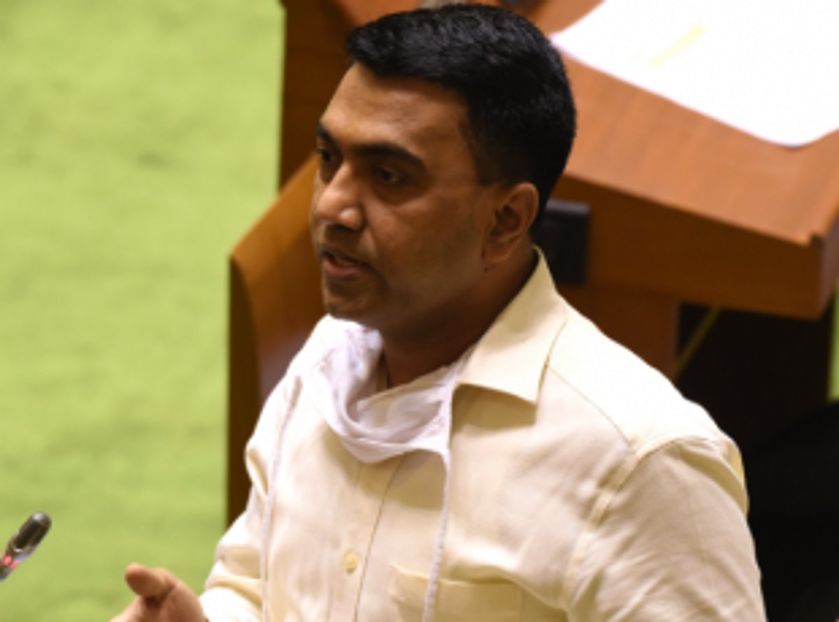 CM issues warning to aided schools for charging fees for online classes