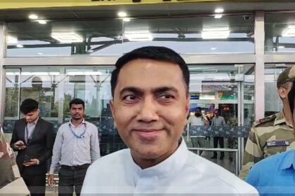 CM just smiles when asked about Cabinet Expansion