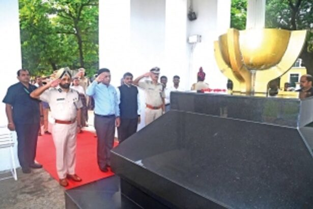 CM, opposition pay tributes to  Dr T B Cunha on his death anniversary