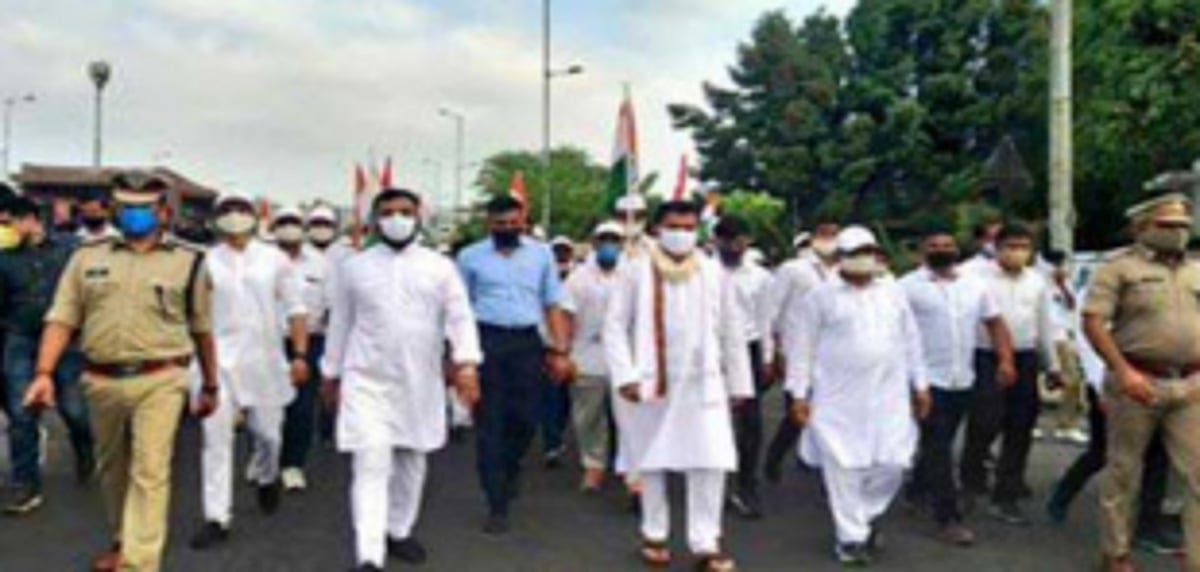 CM participates  in Dandi March  yatra in Gujarat