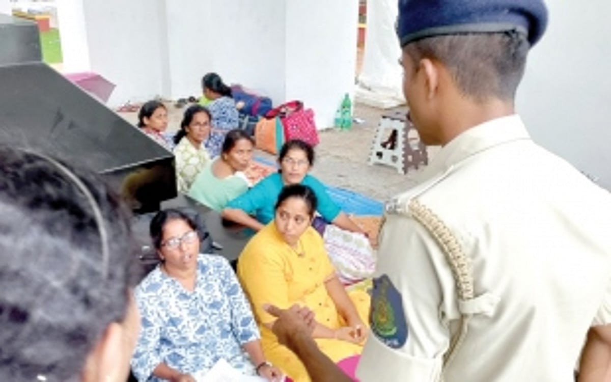 CM ready to revoke termination order of anganwadi workers