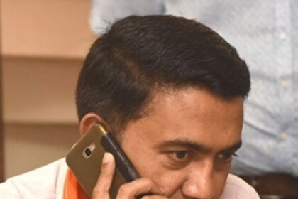 CM receives   threatening   messages   on phone