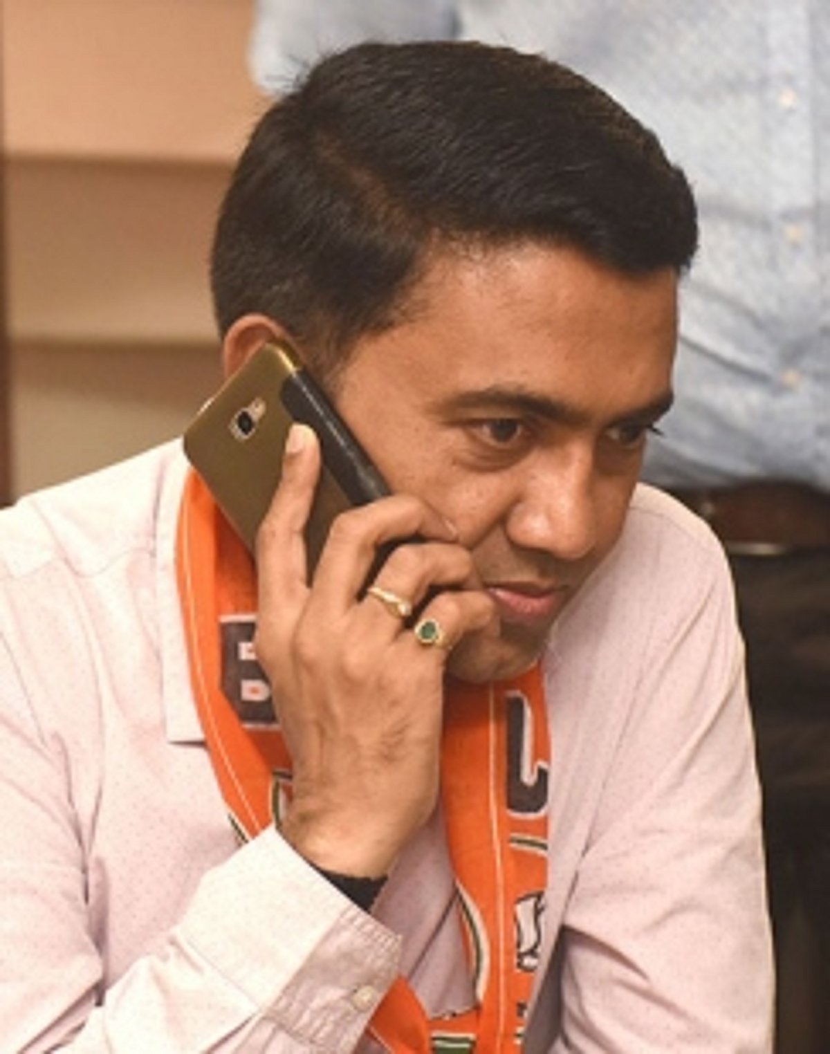 CM receives   threatening   messages   on phone