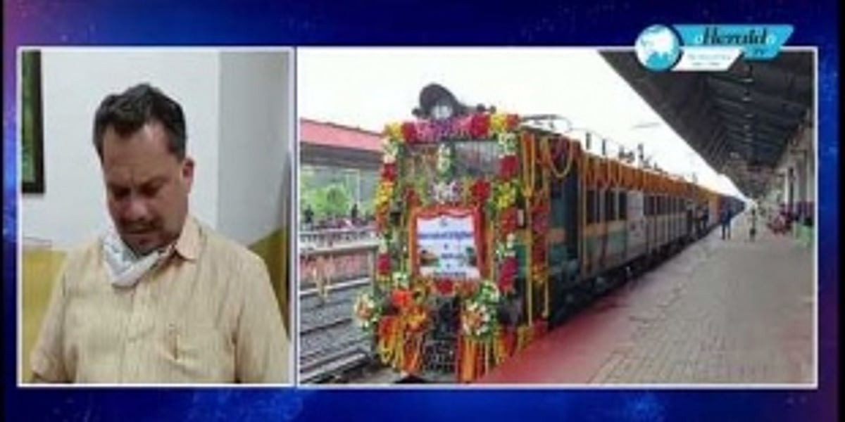 CM takes stand against dual voting cards, but passes buck to EC