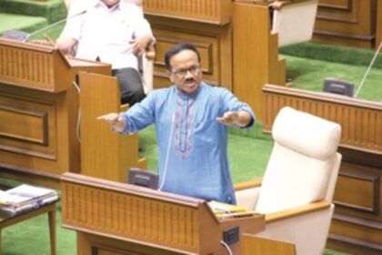 CM warns his Cabinet colleagues for outsourcing services available with HRC
