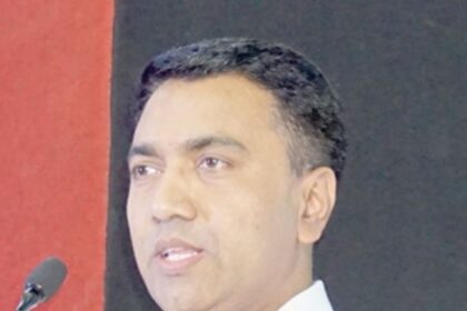 CM warns tardy govt servants of action