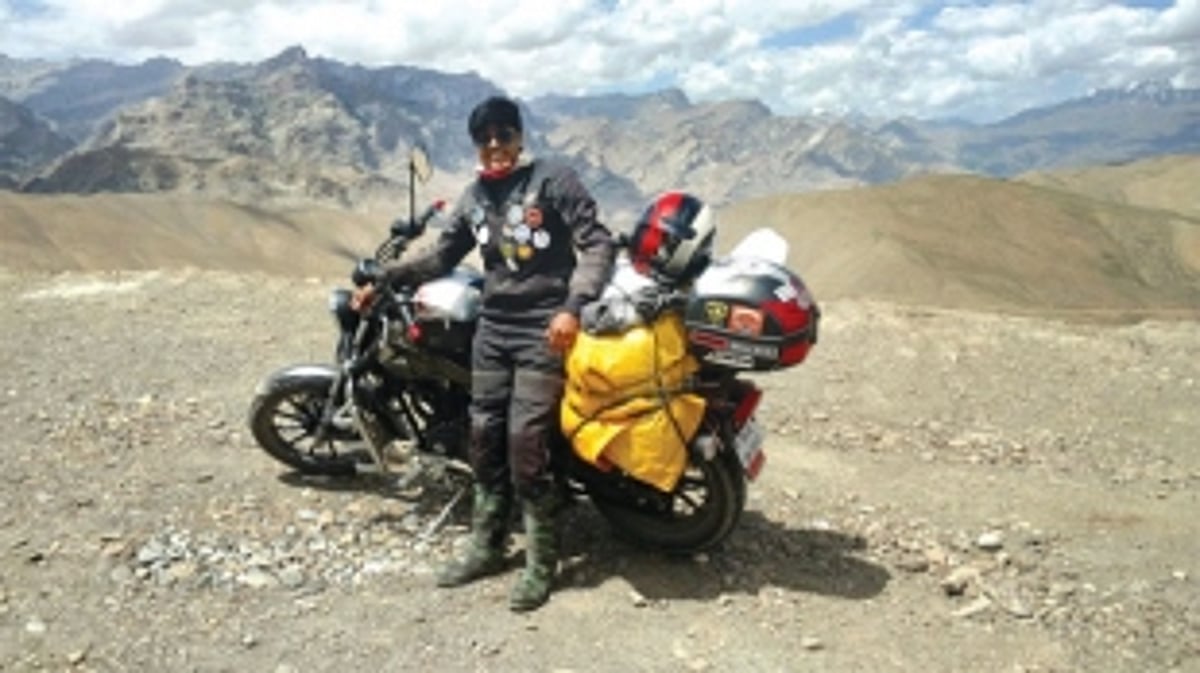 COLLECTING SMILES ON A SOLO INDIA BIKE TOUR