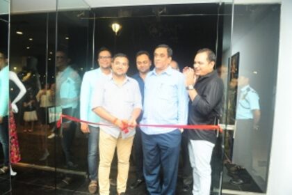 COMO Designer Collective and Fitness Bar throw its doors open!