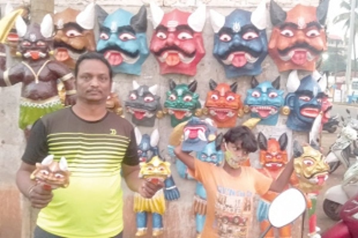 COVID pandemic doesn’t dampen spirit  of specially-abled artist from Ponda