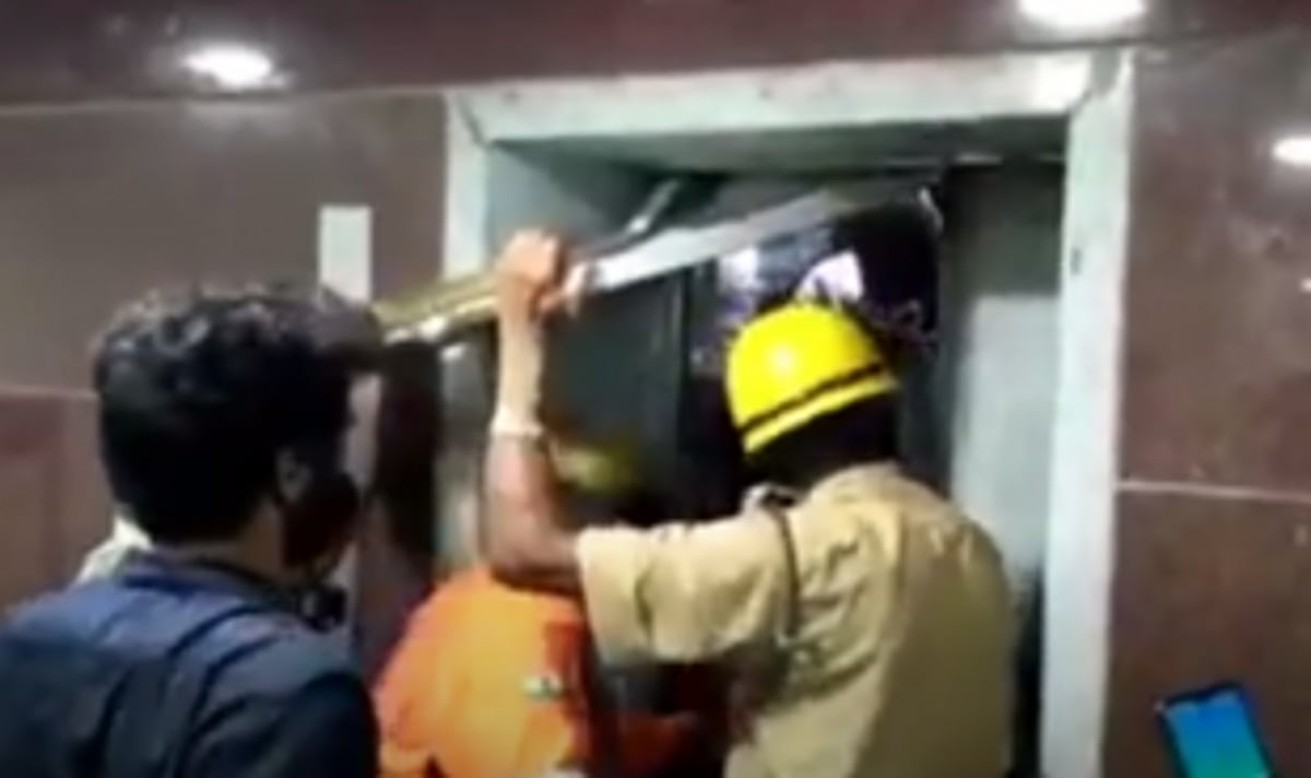 COVID patients get trapped  in elevator
