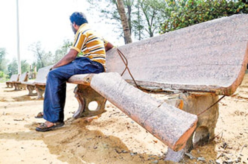 CRUMBLING BENCHMARK 1 CRUMBLING BENCHMARK