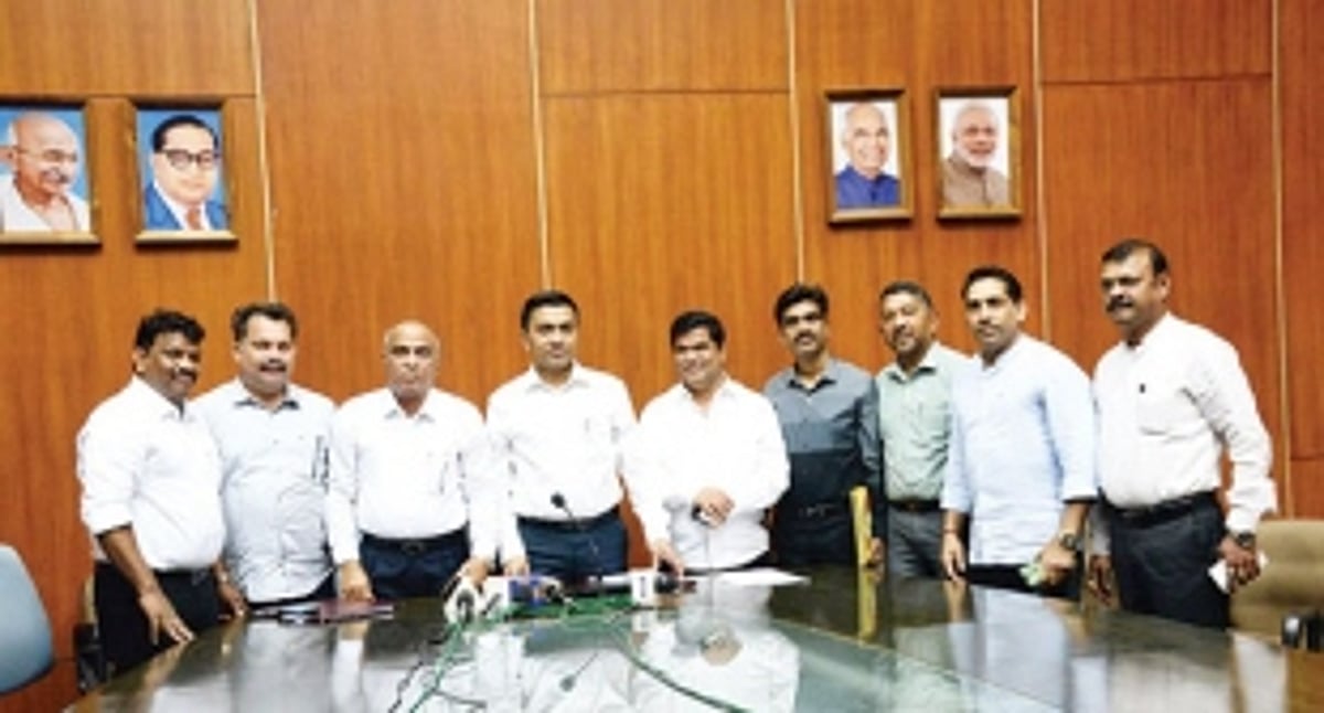 Cabinet ministers come out in support  of CM against Opposition charges
