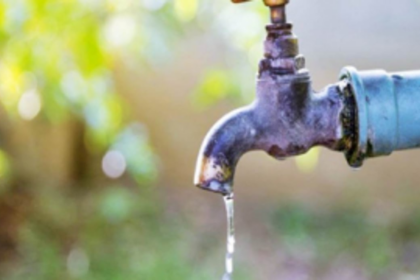 Caisua locals confront PWD AE over irregular water supply