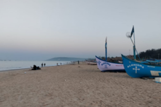 Calangute Beach Sees Drastic Drop in Early Morning Visitors, Shack Owners Dismayed by Littered Shorelines