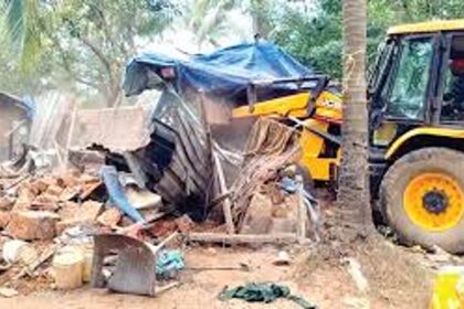 Calangute Panchayat razes illegal structures