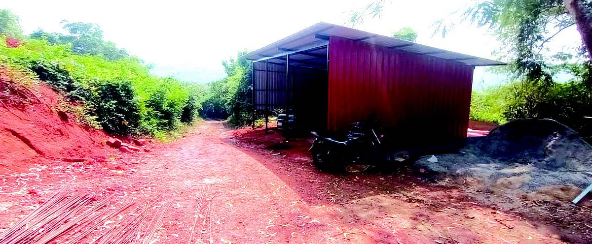 Calangute VP conducts site inspection of illegal hill-cutting at Gauravaddo