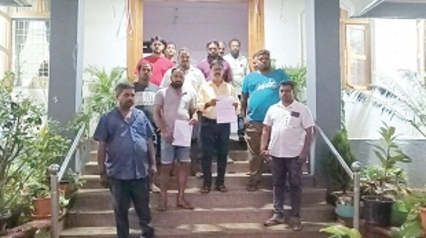 Calangute bus owners allege drivers and conductors being assaulted by rival