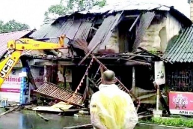 Calangute panchayat demolishes dilapidated market structure