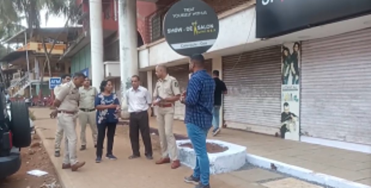 Calangute police seal an illegal massage parlour in Calangute