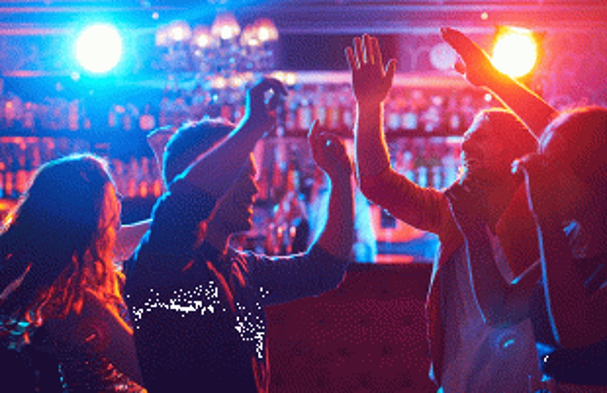 Calangute police wants act for bars employing waitresses & dancers to take a special licence