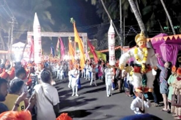 Calangute shigmo parade paralyses traffic