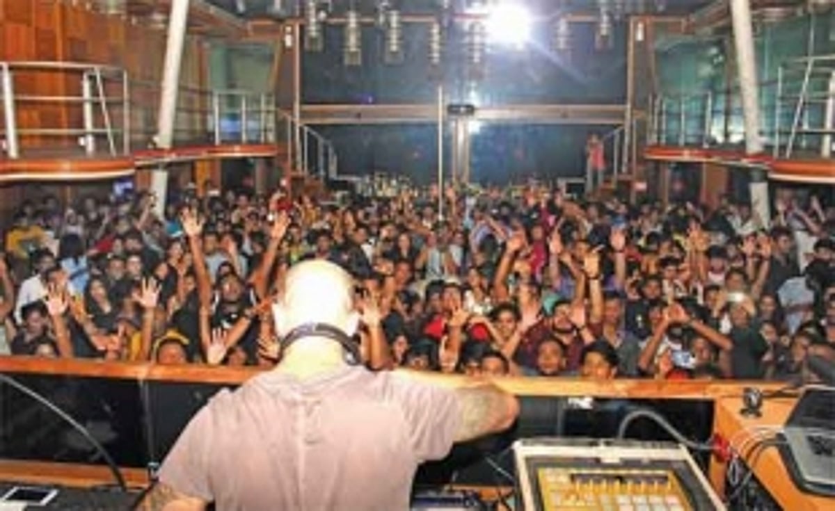 Calling all the creatures of the night, in the monsoons too!