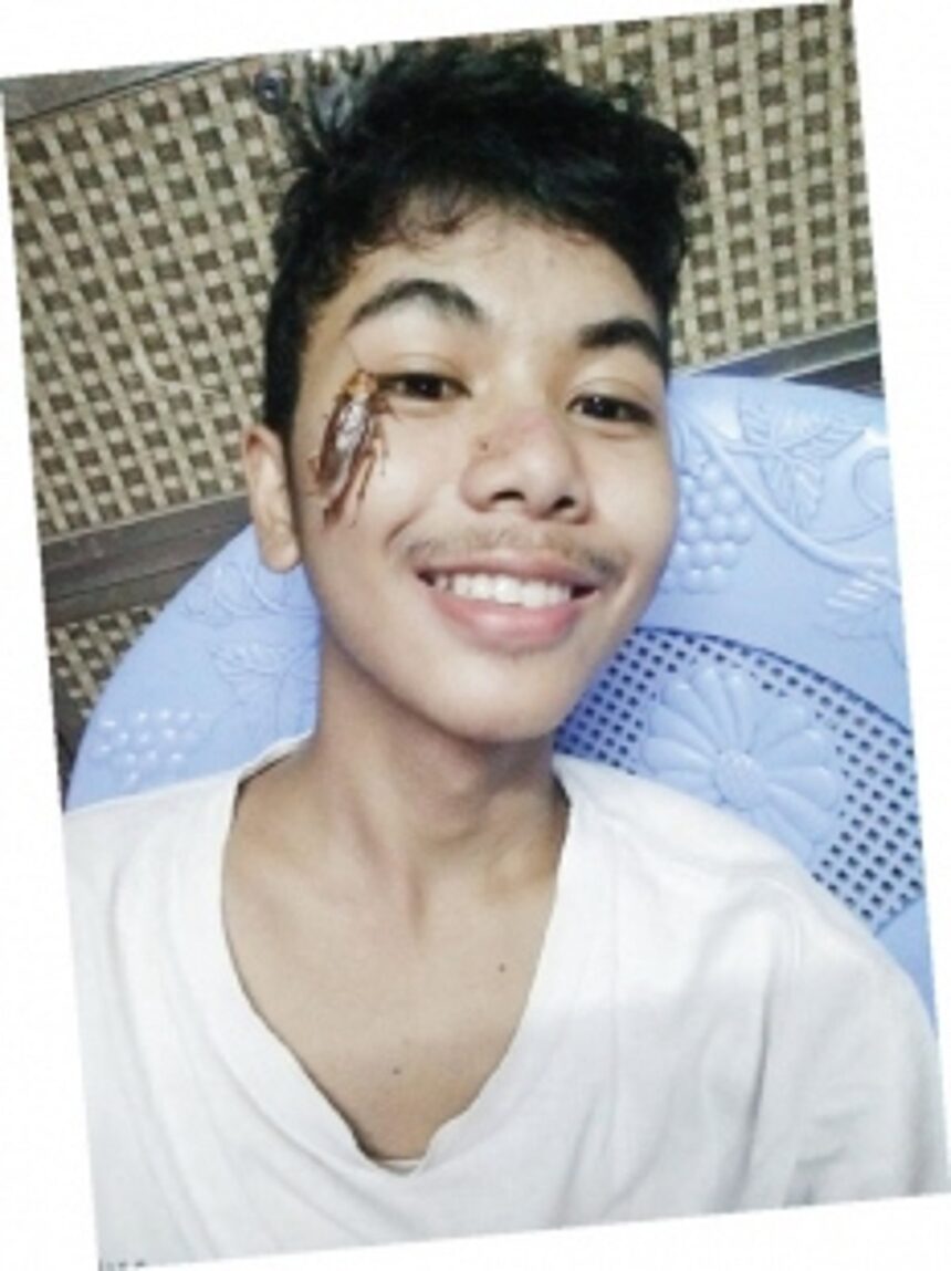 Cameron congratulates Avengers for sinking ‘Titanic’