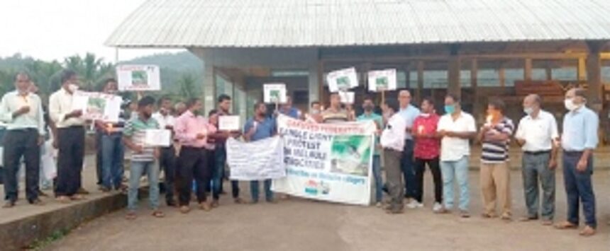 Canacona candlelight meet shows  solidarity to Shel-Melauli locals