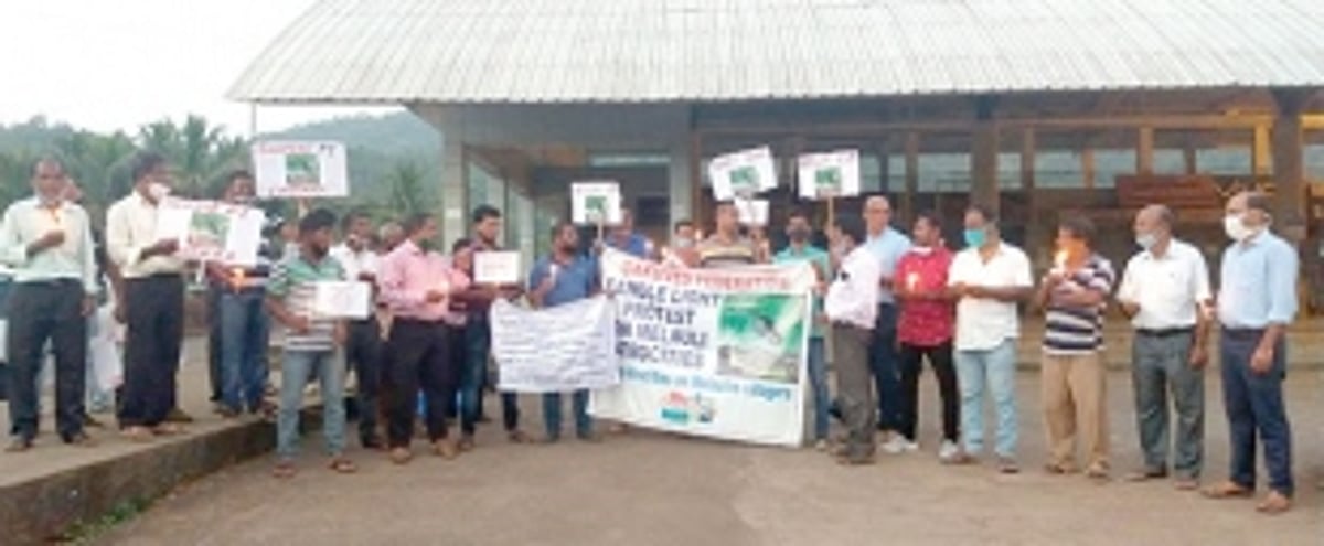 Canacona candlelight meet shows  solidarity to Shel-Melauli locals