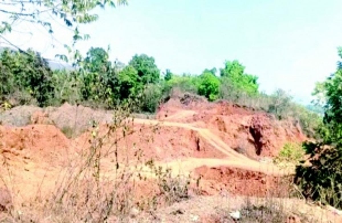 Canacona locals demand halt to illegal hill cutting and chemical waste dumping in Maithal area