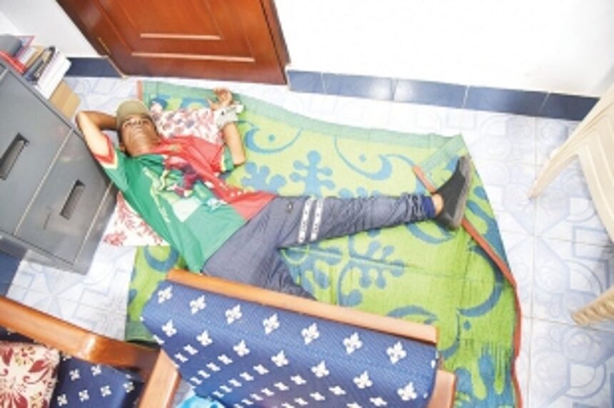 Canacona man injured due to bad road conditions seeks refuge in PWD office