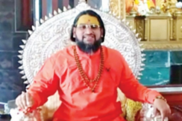 Candidates visit Tapobhoomi Kundaim Swami for blessings