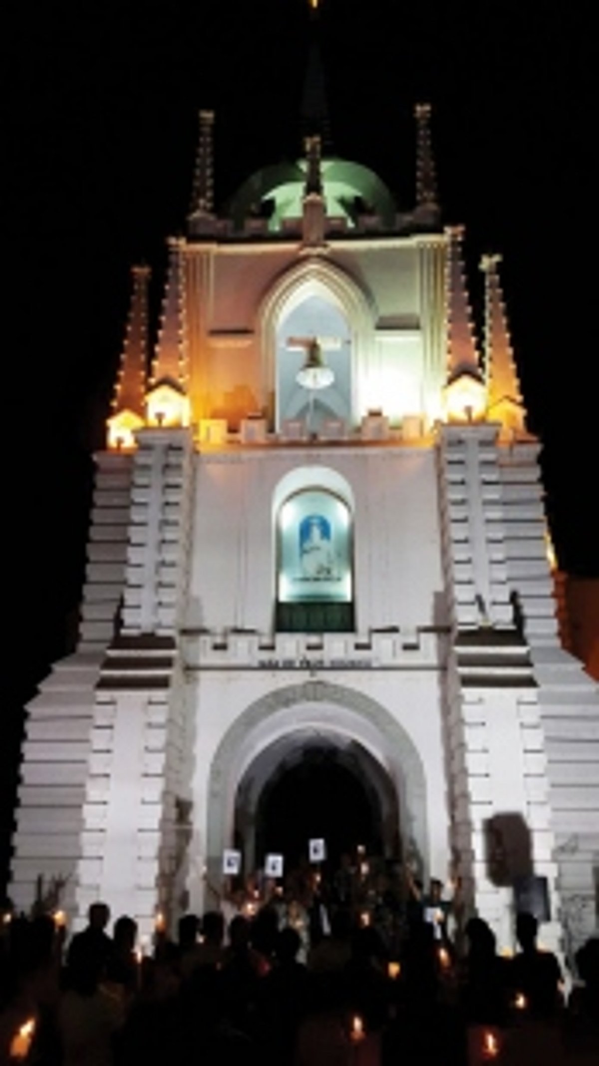 Candlelight vigil for Fr Bismarque held in Saligao