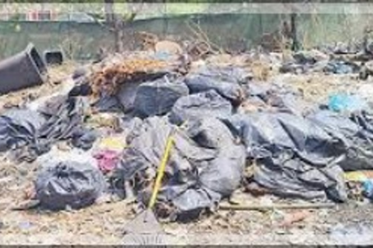 Candolim PHC Health Officer Issues Notice to Beach Cleaning Contractor Over Garbage Dumping in Baga