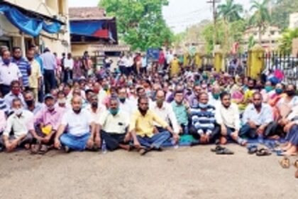 Cane farmers firm on continuing stir till demands are met