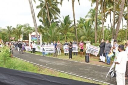 Cansaulim locals oppose development work by SW Rly