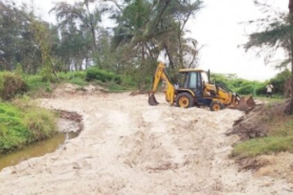 Cansaulim villagers unite to protect beach,  submit plaints to authorities; site inspection held